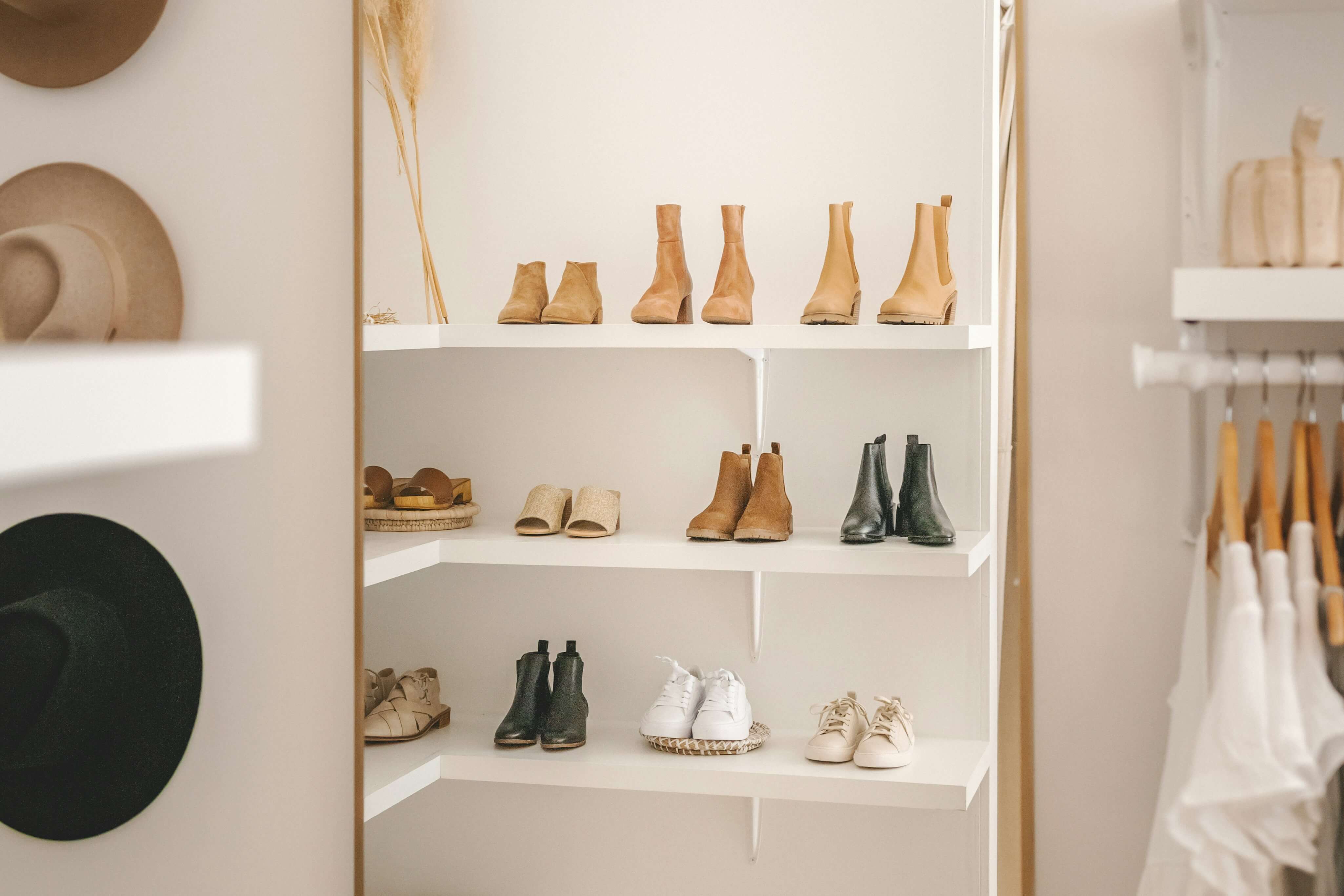closet-essentilals-tiny