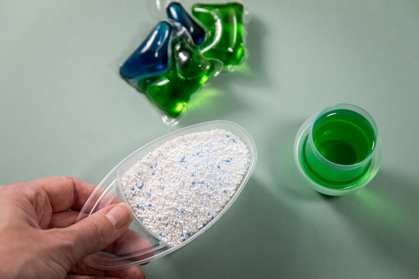 powder vs liquid laundry detergent