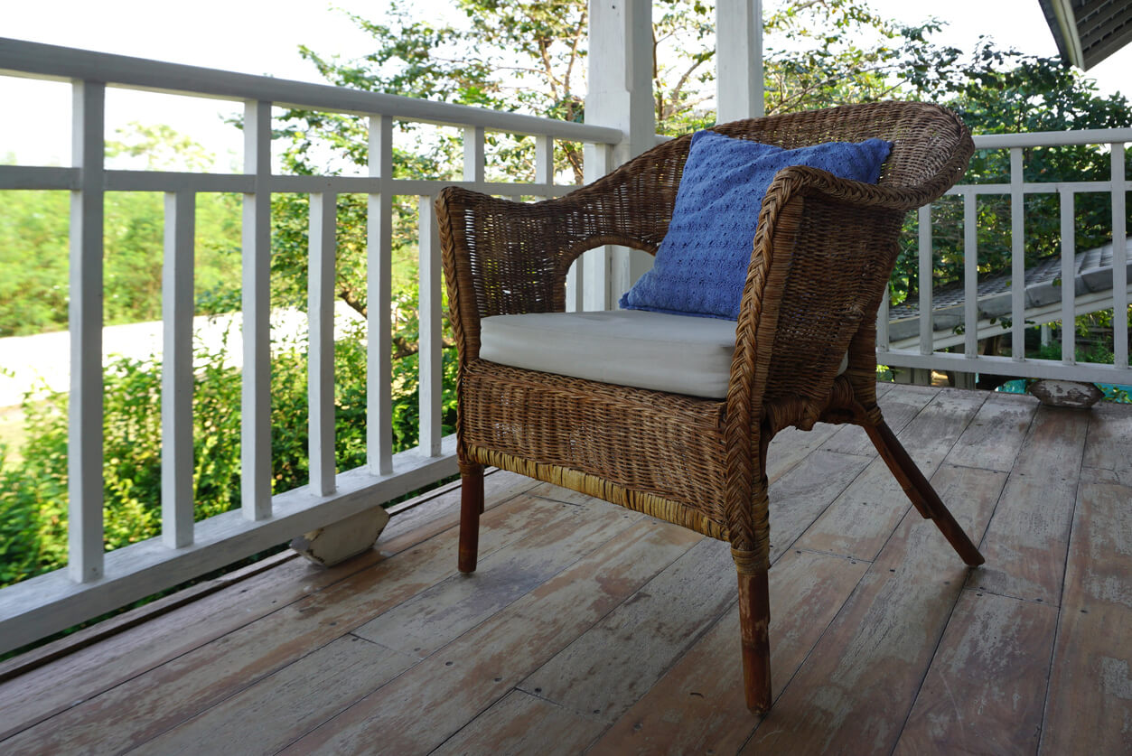 Vinyl patio chair